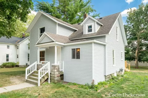 131 Washington, Sunfield, MI 48890 photo 2