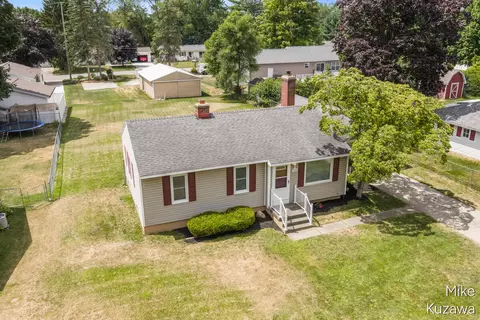 3901 Suburban Shrs, Grand Rapids, MI 49525