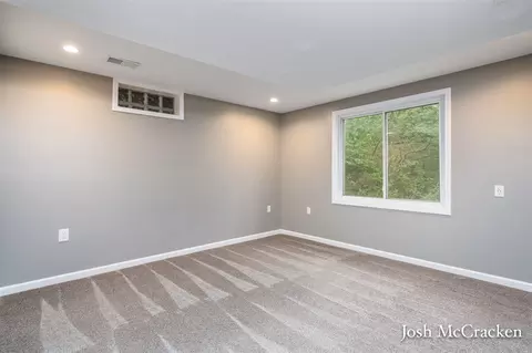 Bedroom - 9665 Black Oak, Lowell, MI 49331 photo 6 of 7