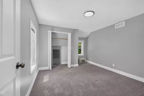 Bedroom - 1227 Wayne, Jackson, MI 49202 photo 6 of 7