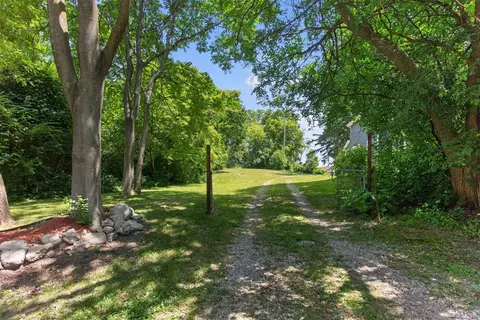 Exterior - 1227 Wayne, Jackson, MI 49202 photo 17 of 18