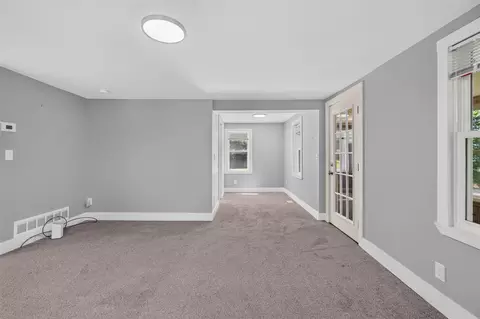 Living - 1227 Wayne, Jackson, MI 49202 photo 3 of 7