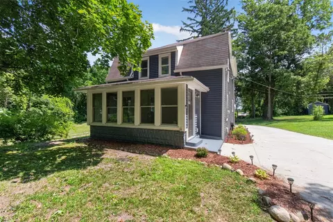 Exterior - 1227 Wayne, Jackson, MI 49202 photo 3 of 18