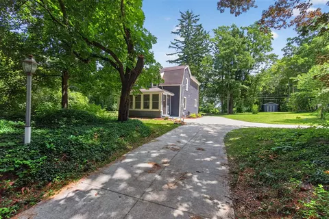 Exterior - 1227 Wayne, Jackson, MI 49202 photo 6 of 18