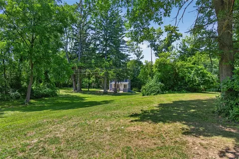 Exterior - 1227 Wayne, Jackson, MI 49202 photo 9 of 18