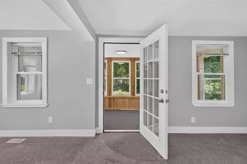 Entry Way - 1227 Wayne, Jackson, MI 49202 photo 2 of 5