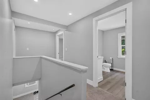 Entry Way - 1227 Wayne, Jackson, MI 49202 photo 5 of 5