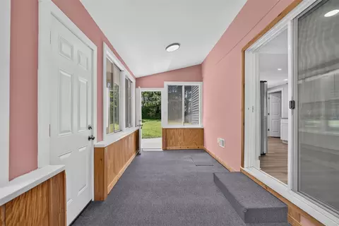 Entry Way - 1227 Wayne, Jackson, MI 49202 photo 1 of 5