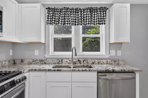 Kitchen - 1227 Wayne, Jackson, MI 49202 photo 2 of 5