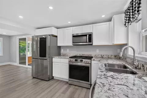 Kitchen - 1227 Wayne, Jackson, MI 49202 photo 1 of 5