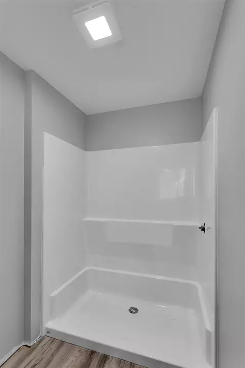 Bath - 751 Tomlinson, Jackson, MI 49203 photo 3 of 3