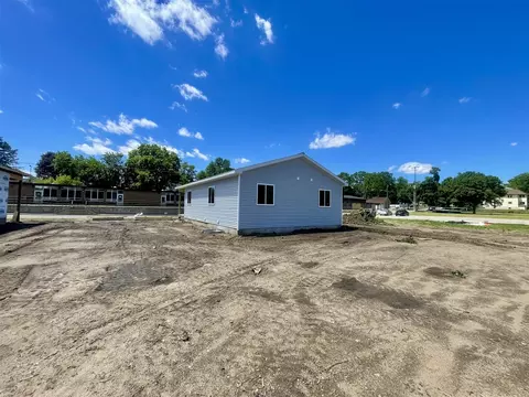 Exterior - 751 Tomlinson, Jackson, MI 49203 photo 3 of 3