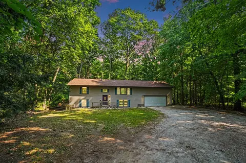 16137 Comstock, Grand Haven, MI 49417