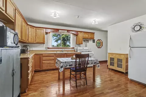 Kitchen - 13720 N N Dr, Tekonsha, MI 49092 photo 2 of 2