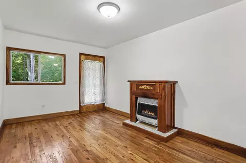 Living - 13720 N N Dr, Tekonsha, MI 49092 photo 2 of 2