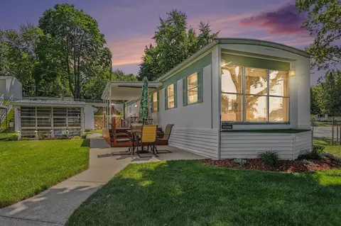 288 Paradise Is, Coldwater, MI 49036