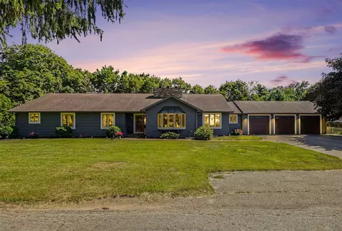 2390 Sycamore, Saint Joseph, MI 49085
