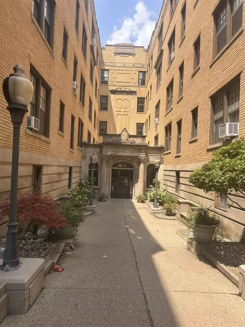 120 Seward UNIT 201, Detroit, MI 48202