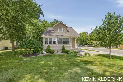 136 S Fairview, Zeeland, MI 49464