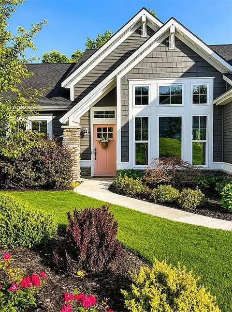 9372 Sunset Rdg, Rockford, MI 49341