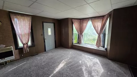 Living - 8407 E Michigan, Jackson, MI 49201 photo 1 of 2