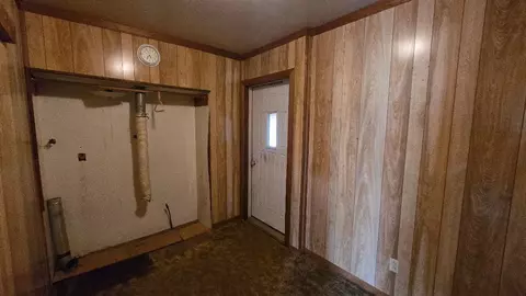 Entry Way - 8407 E Michigan, Jackson, MI 49201 photo 3 of 3