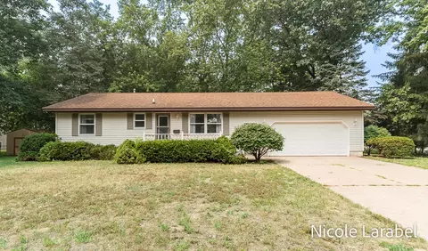 16362 Robbins, Grand Haven, MI 49417
