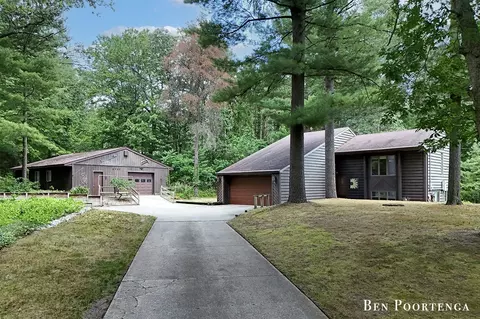 8707 White Fawn, Rockford, MI 49341