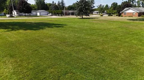 Browning, Manistee, MI 49660 photo 4