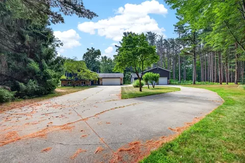 2515 W Giles, Muskegon, MI 49445