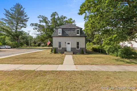 Exterior - 1096 E James, White Cloud, MI 49349 photo 2 of 9