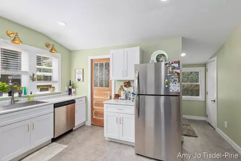 Kitchen - 1096 E James, White Cloud, MI 49349 photo 2 of 3