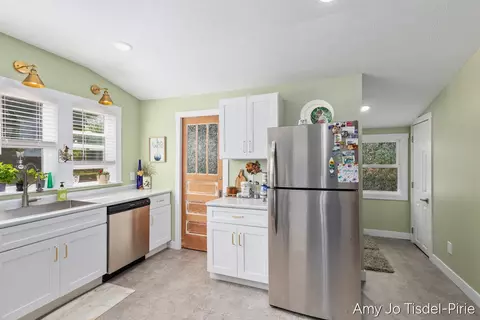Kitchen - 1096 E James, White Cloud, MI 49349 photo 2 of 3