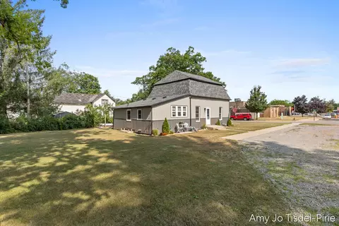 Exterior - 1096 E James, White Cloud, MI 49349 photo 5 of 9