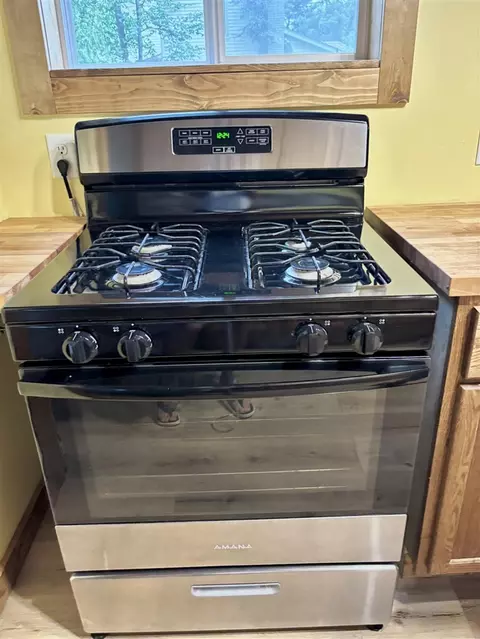 Kitchen - 520 7th, Baldwin, MI 49304 photo 3 of 4