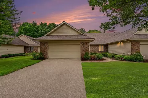 6971 Pinehurst, Rockford, MI 49341