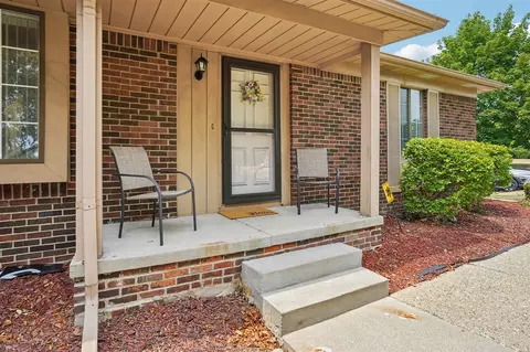 Exterior - 2994 Roundtree, Troy, MI 48083 photo 2 of 4