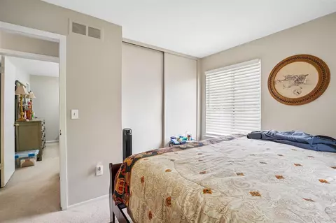 Bedroom - 2994 Roundtree, Troy, MI 48083 photo 3 of 6
