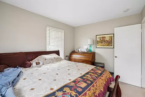 Bedroom - 2994 Roundtree, Troy, MI 48083 photo 2 of 6