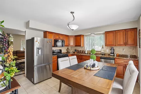 Kitchen - 2994 Roundtree, Troy, MI 48083 photo 1 of 4