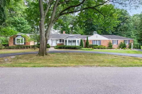 3903 Oakhills, Bloomfield Hills, MI 48301