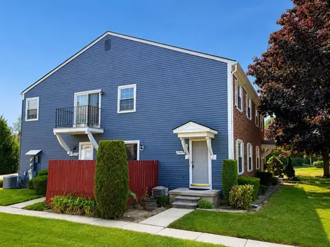 23406 N Rockledge, Novi, MI 48375