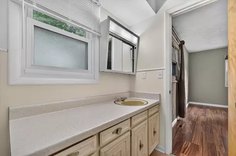 Bath - 812 Forest, Marshall, MI 49068 photo 1 of 4