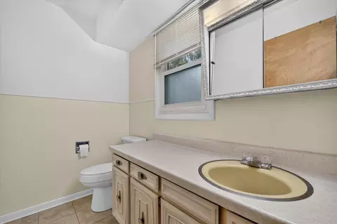 Bath - 812 Forest, Marshall, MI 49068 photo 2 of 4