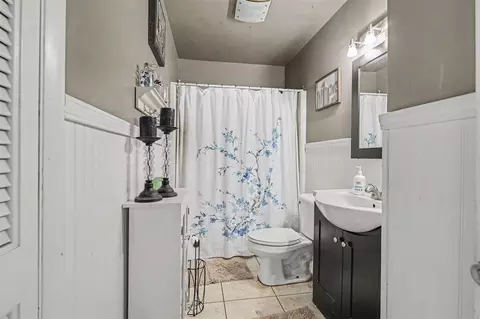 Bath - 2637 Lucerne, Jackson, MI 49201 photo 1 of 1