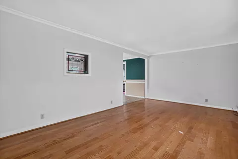 Living - 10290 N 16th, Plainwell, MI 49080 photo 2 of 4