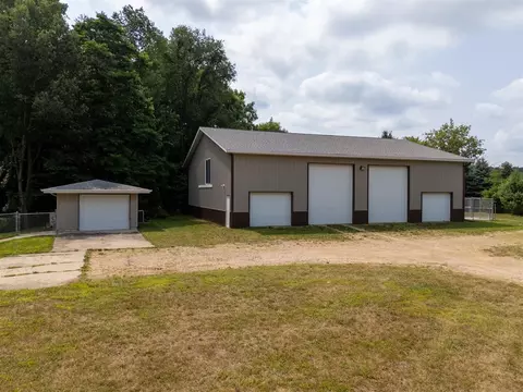 350 3rd, Plainwell, MI 49080 photo 2