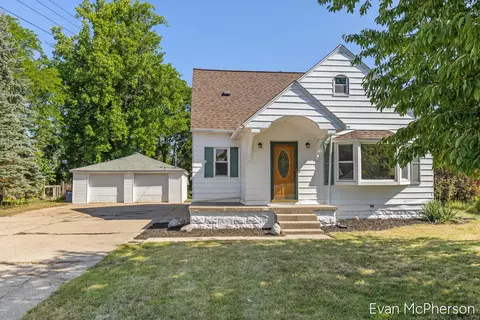 1705 Richmond, Grand Rapids, MI 49504