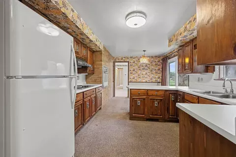 Kitchen - 908 Halstead, Jackson, MI 49203 photo 2 of 3