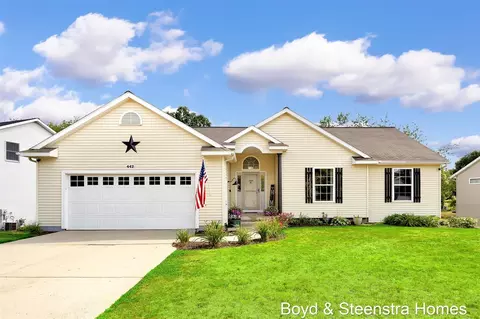 442 Shaw Ests, Rockford, MI 49341